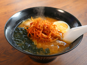 味噌ラーメン　味噌ネギ赤（マーラージャン）