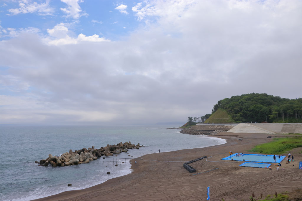 7月22日より「十府ヶ浦海岸海水プール」オープン 上から見た写真